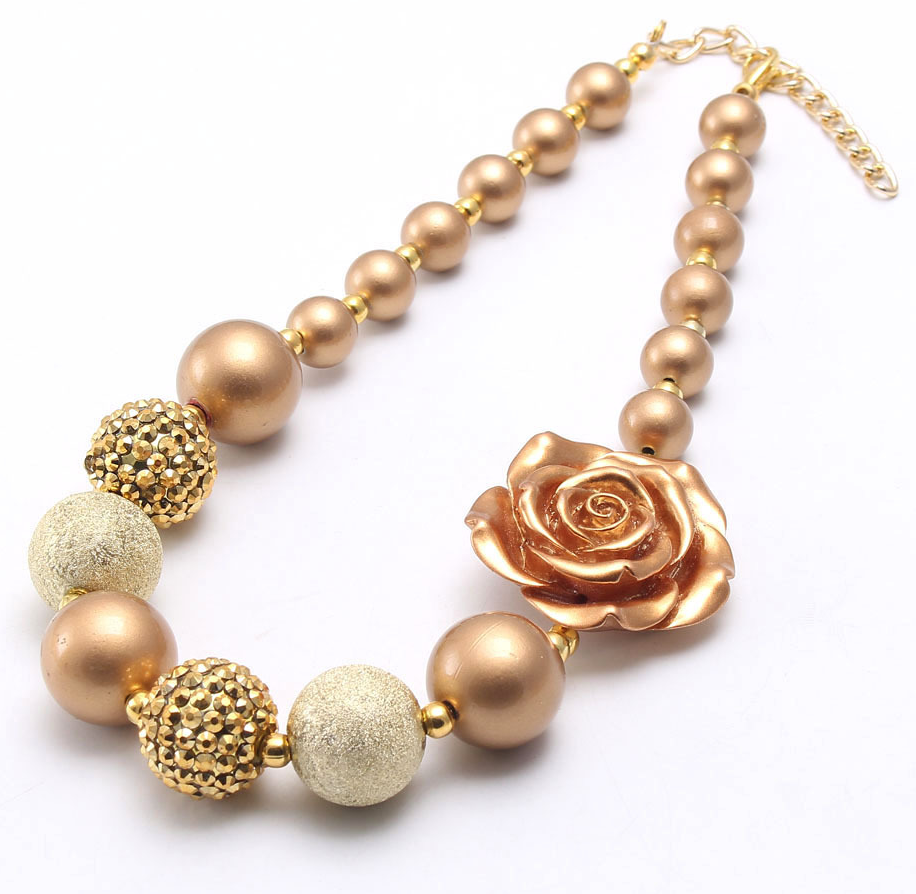 3:Flower necklace
