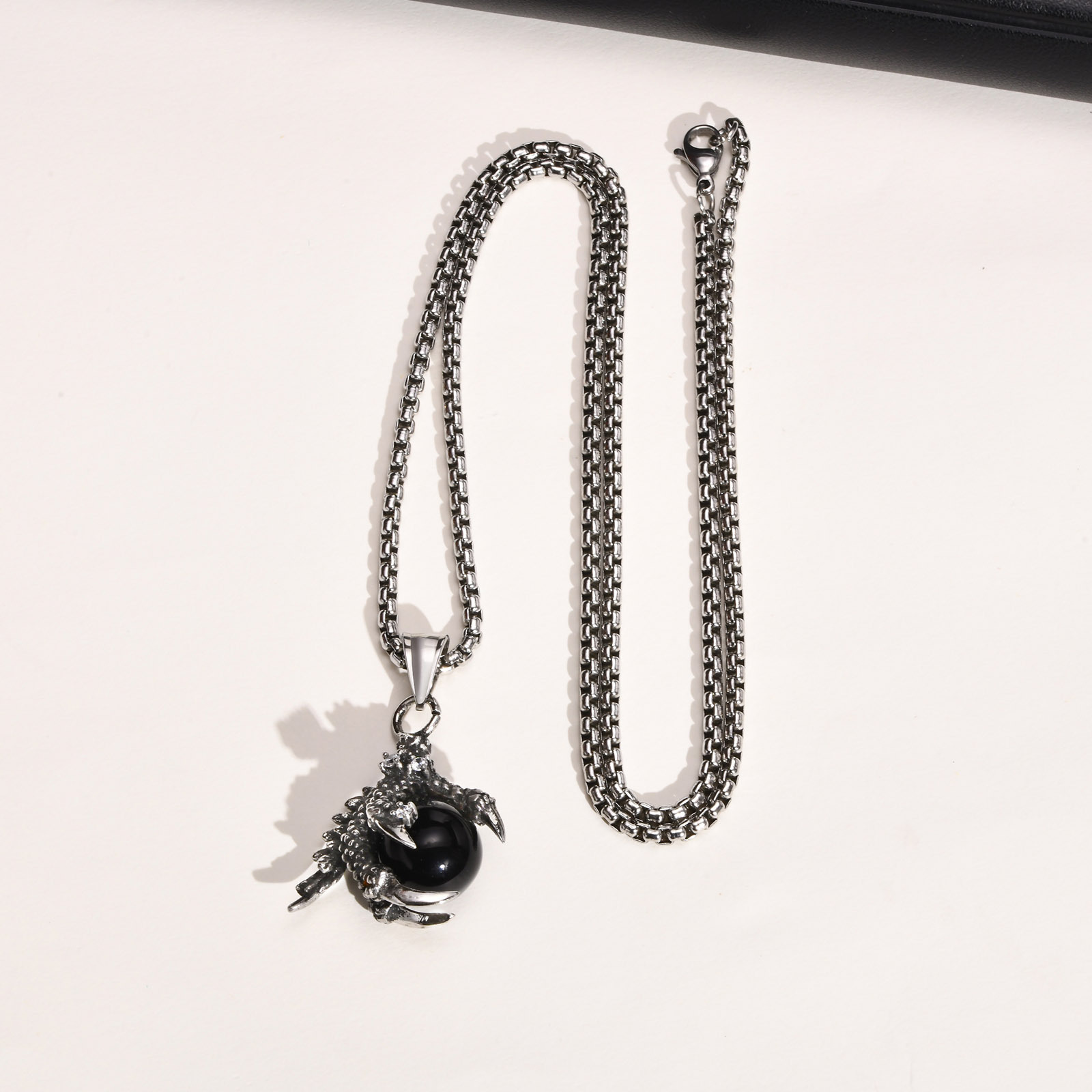 Black beads   matching chain