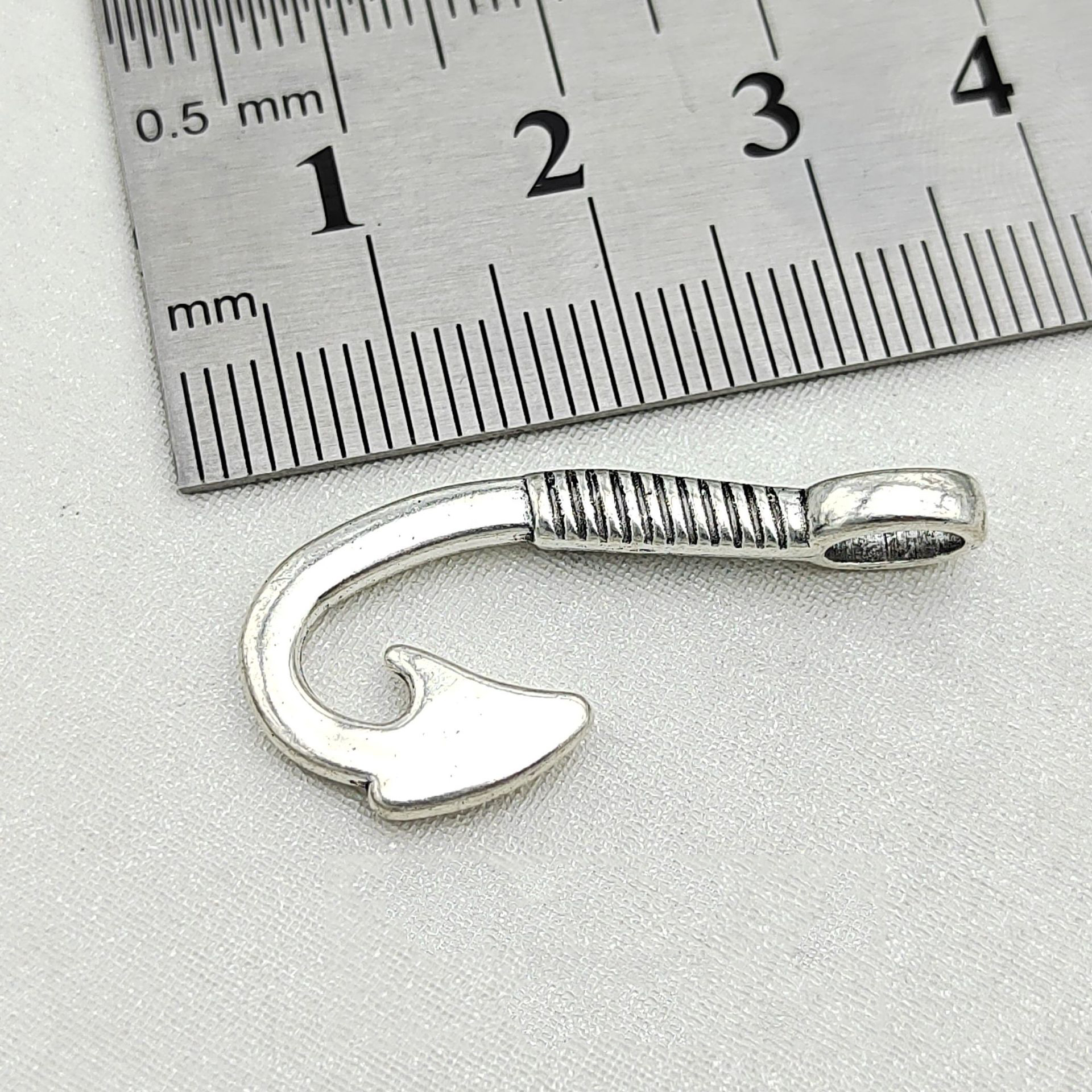 31x14mm, hole 3mm