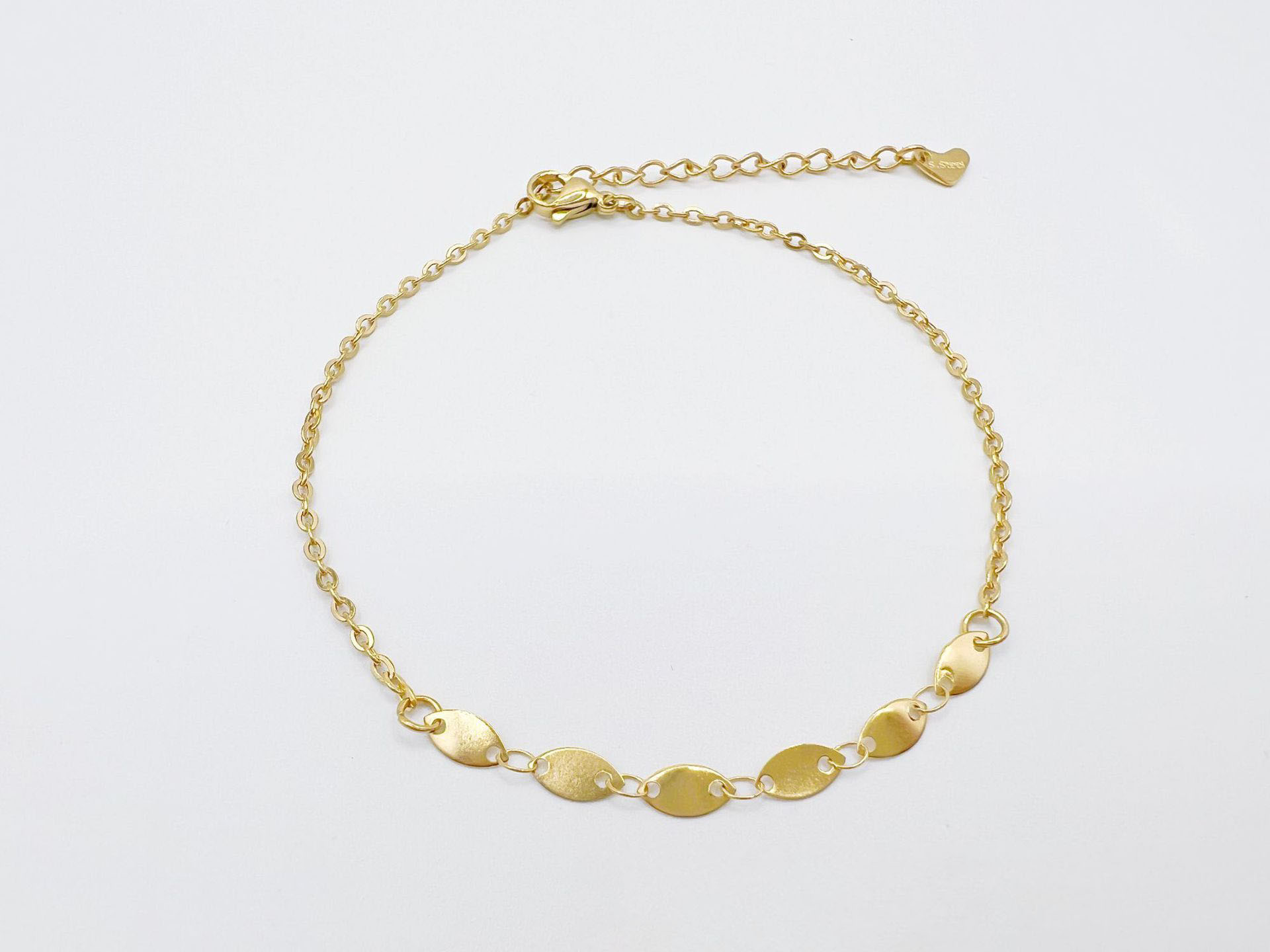 3:Oval gold color