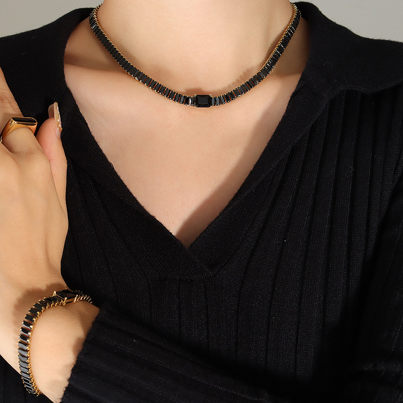 Black Necklace -40+5cm