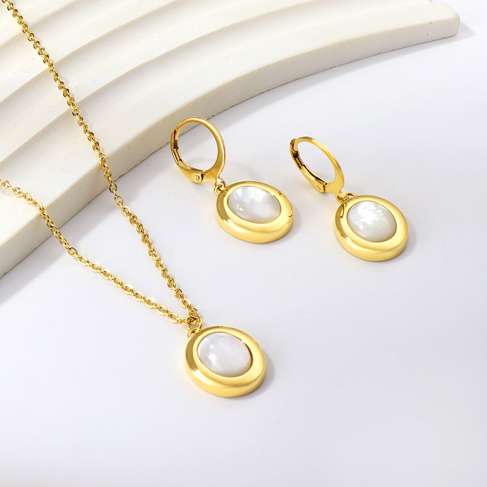 Earring necklace set