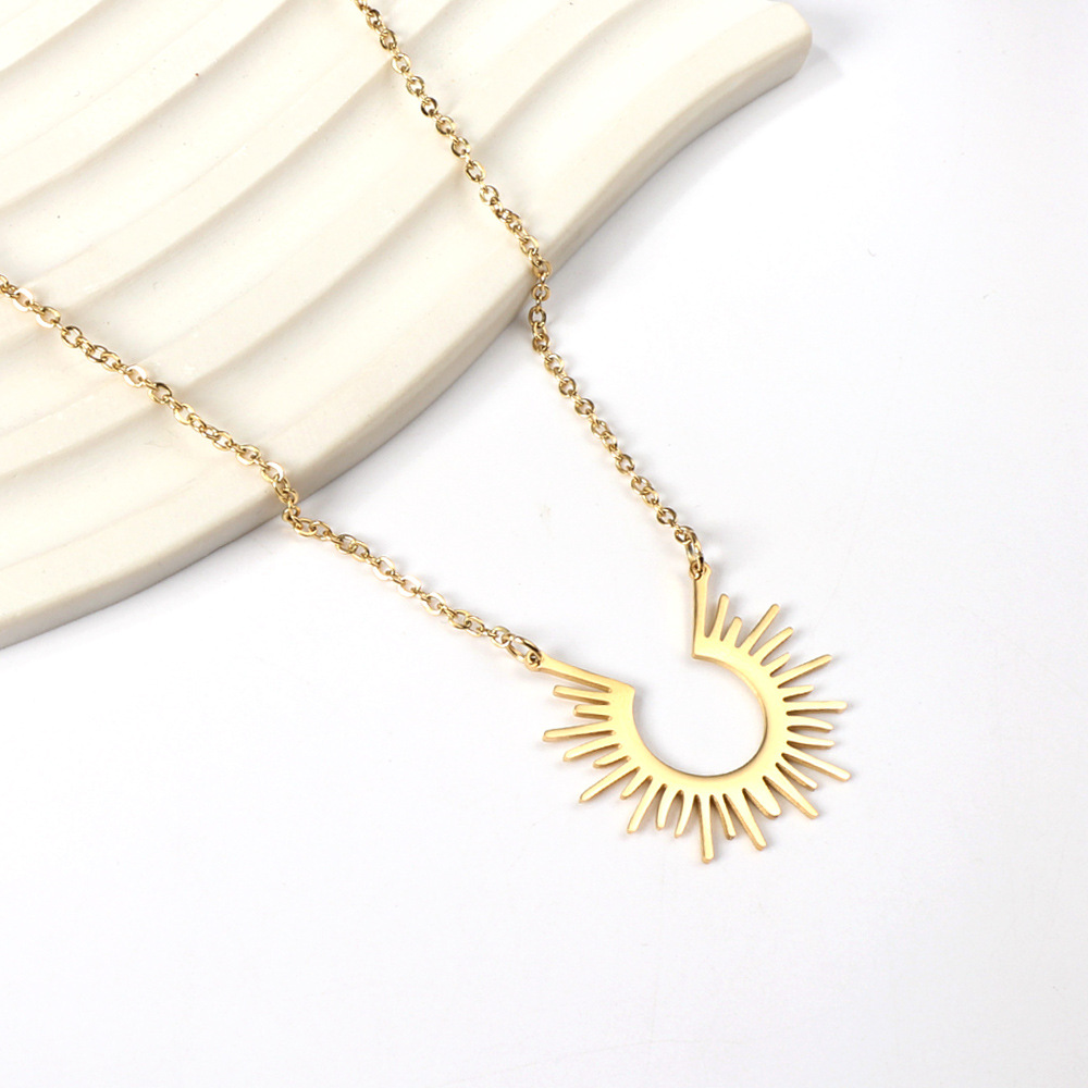 1:Semi-circle shaped pendant necklace 42 5cm
