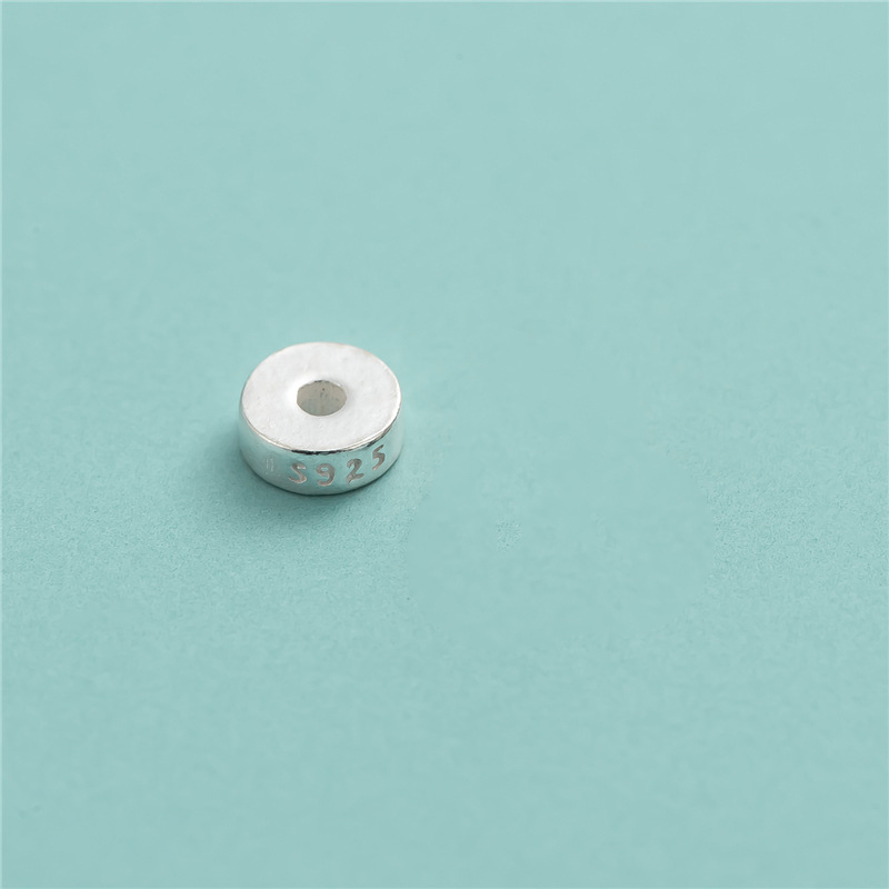 A 4.9x1.8mm, hole 1.4mm