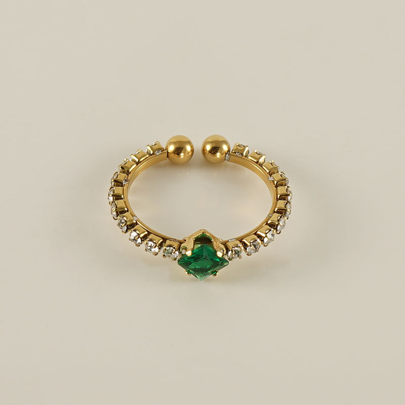 Ring, malachite green