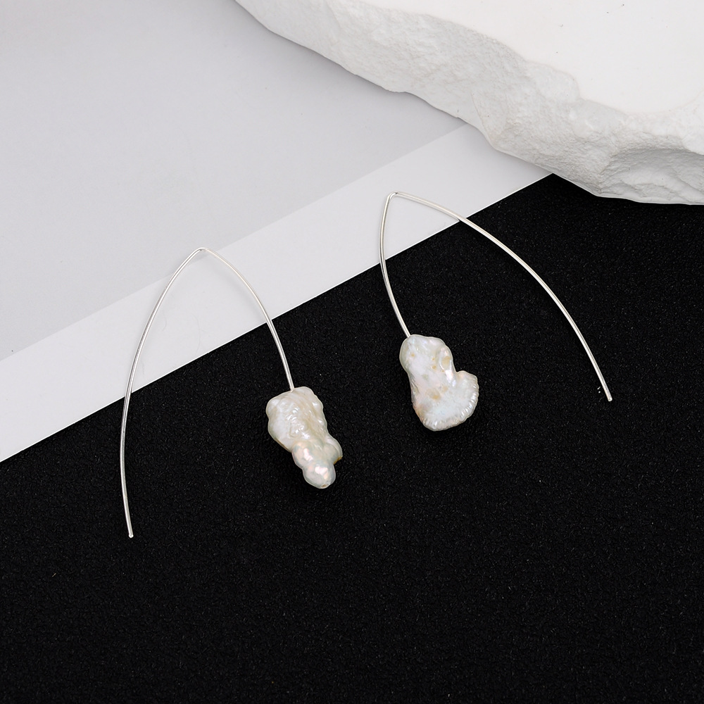 Pearl V earrings