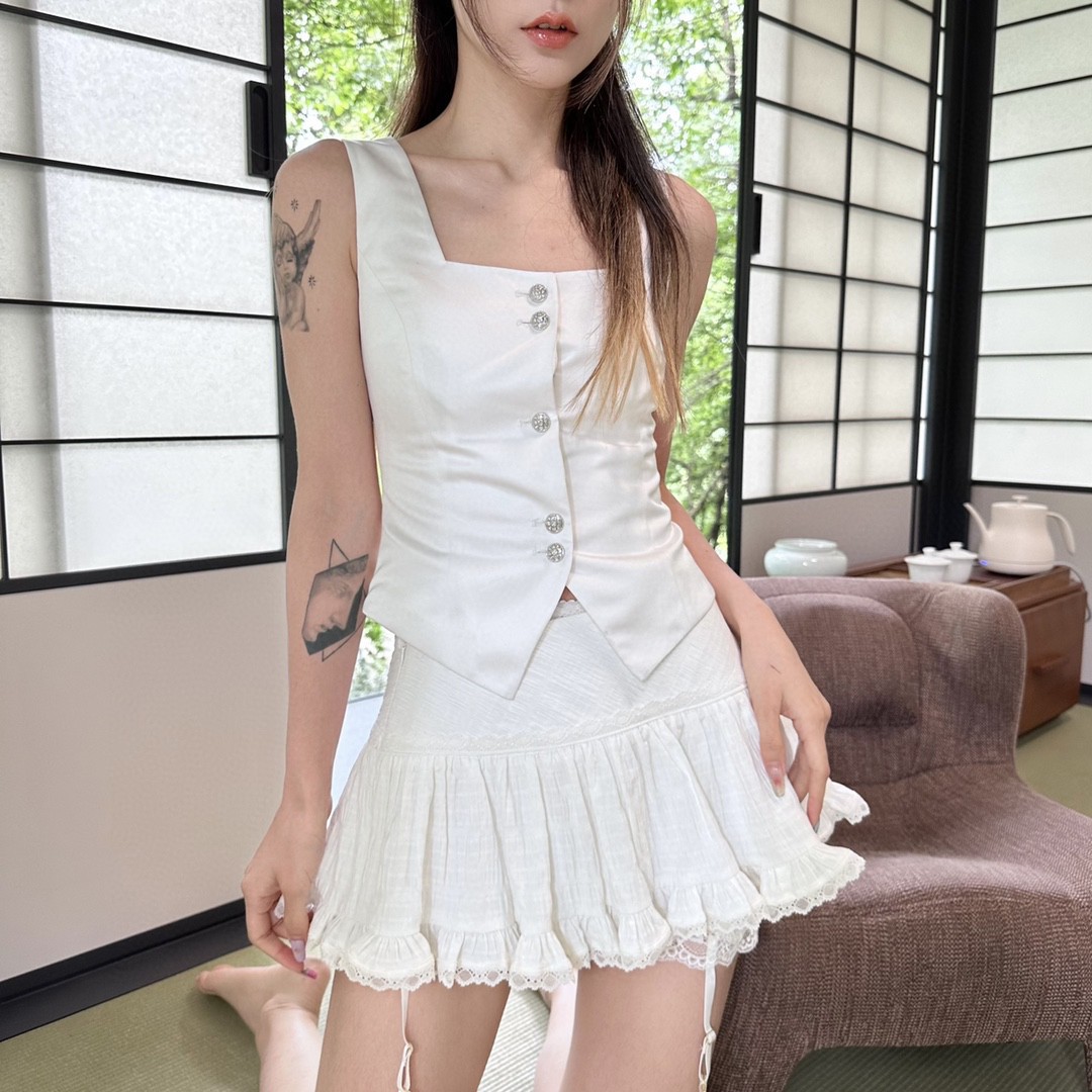 White skirt [not including base skirt]