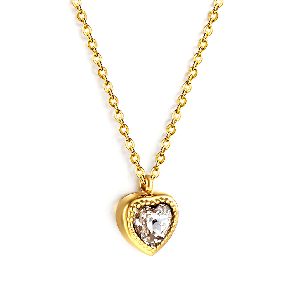 1:White heart-shaped diamond necklace