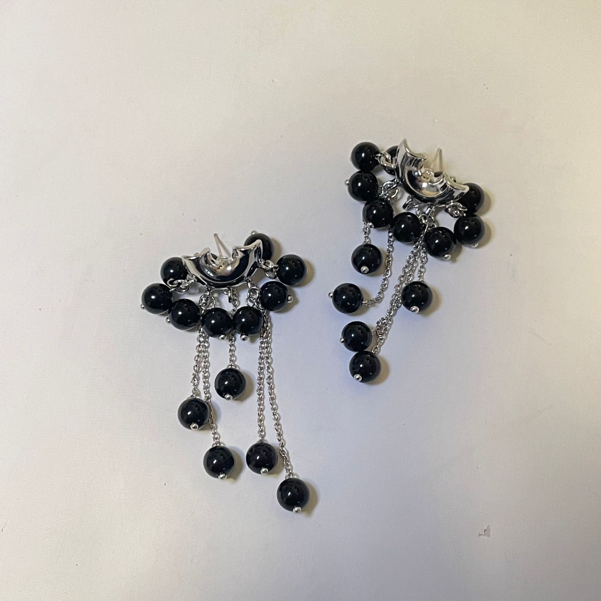 Short black beads
