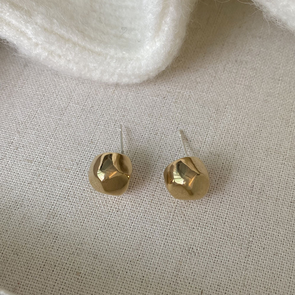 1:Earrings-18k gold