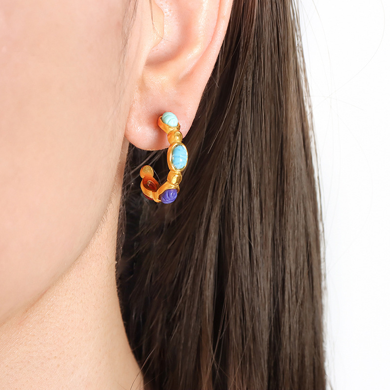 8:Gold earrings