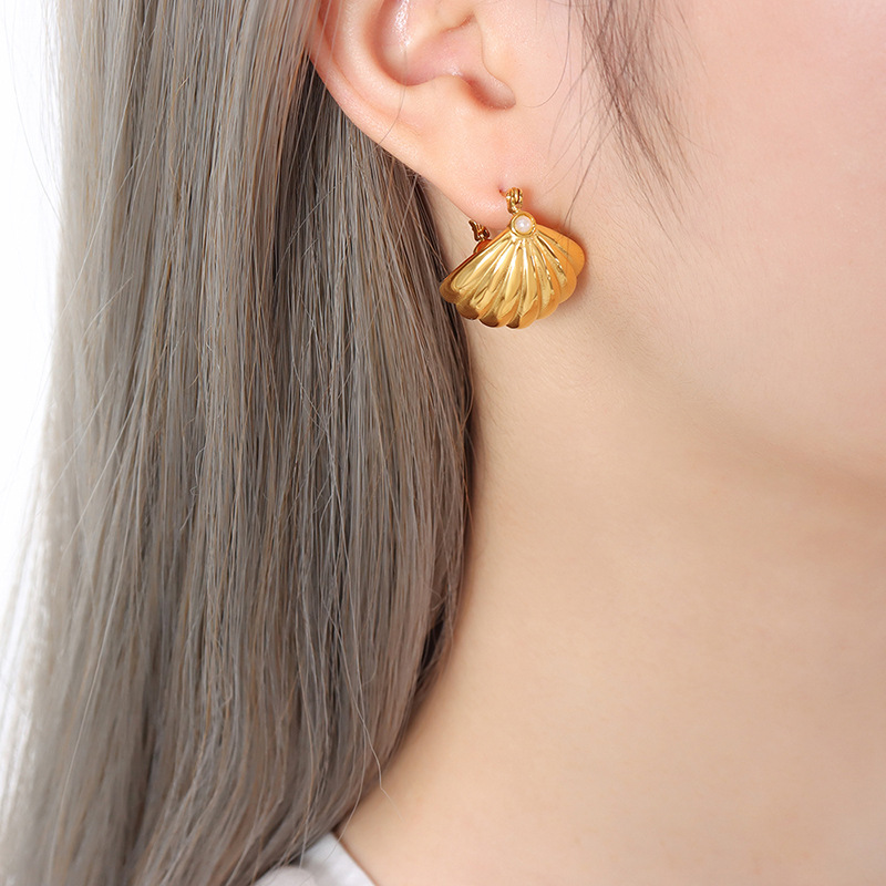 8:Gold earrings