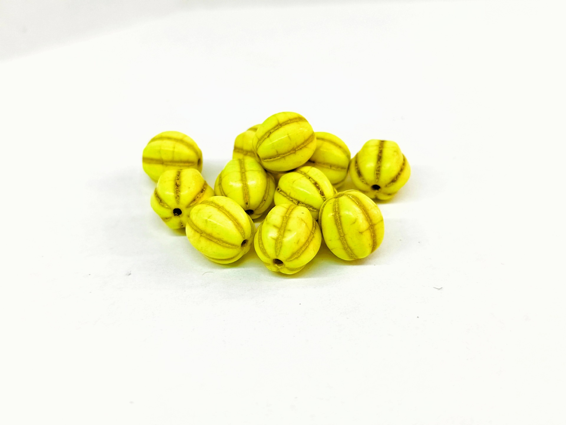 yellow 10*10mm about 38 pieces/string
