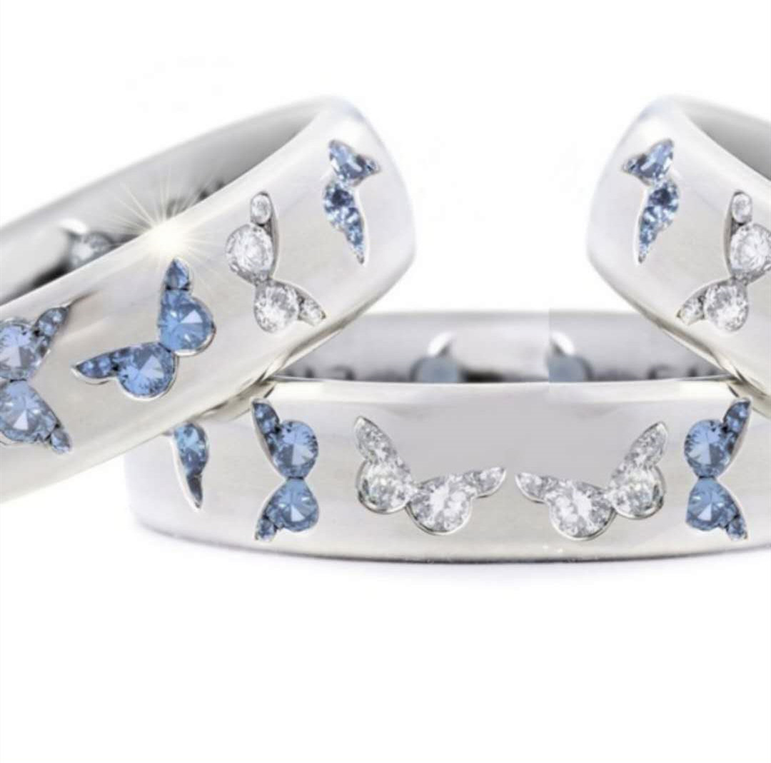 2:Blue and white diamonds