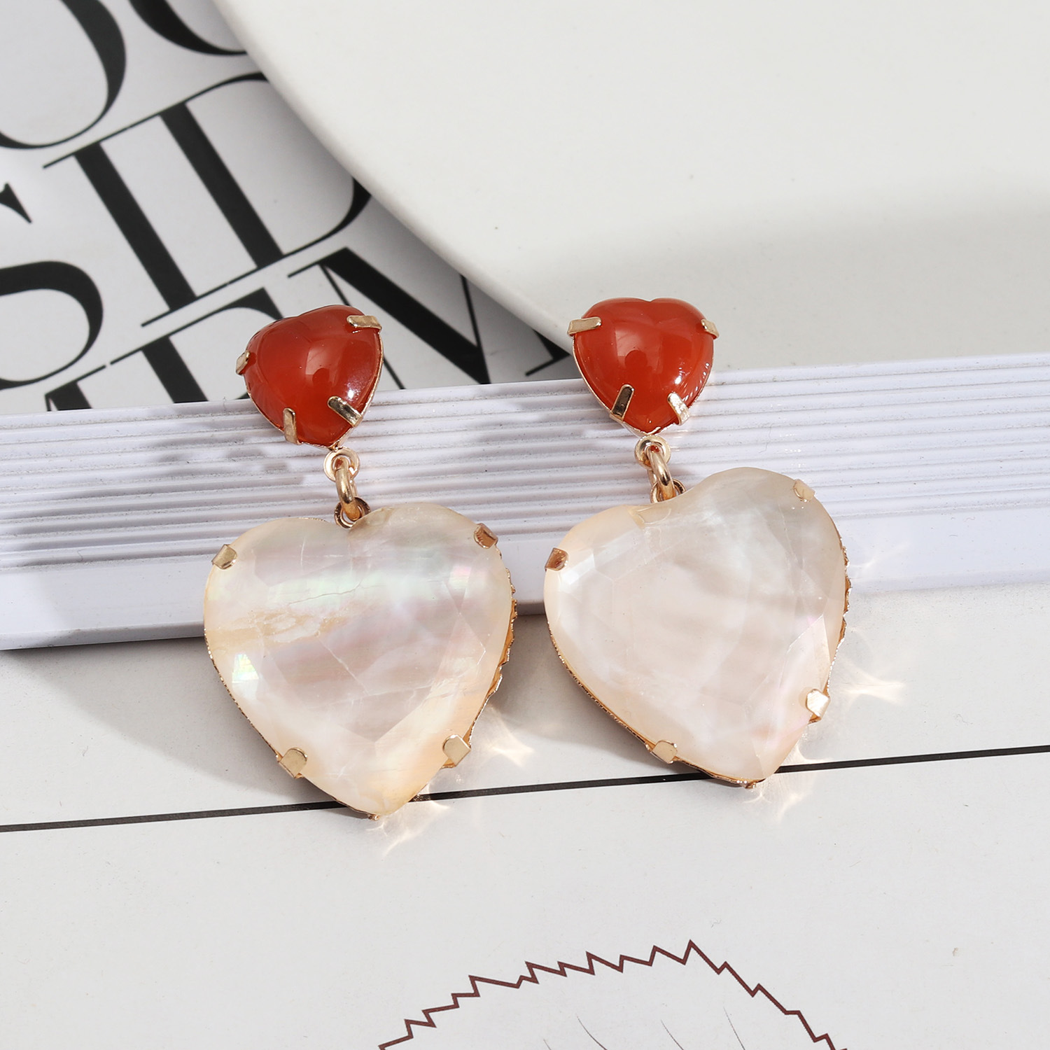 4:White shell red ear studs
