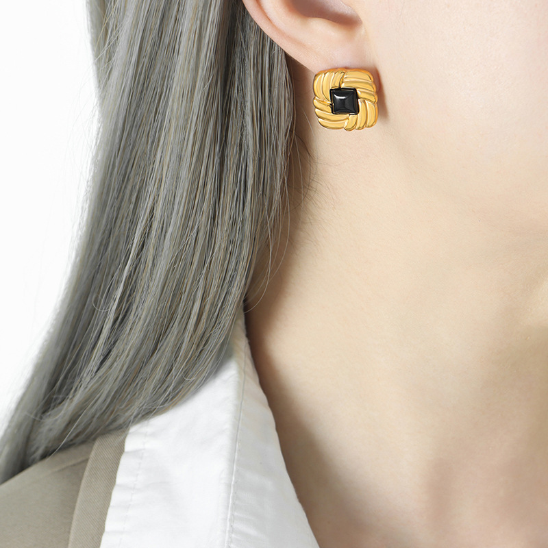 1:A earring 18mm