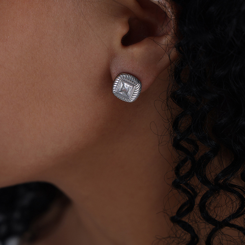 1:A earring 12mm