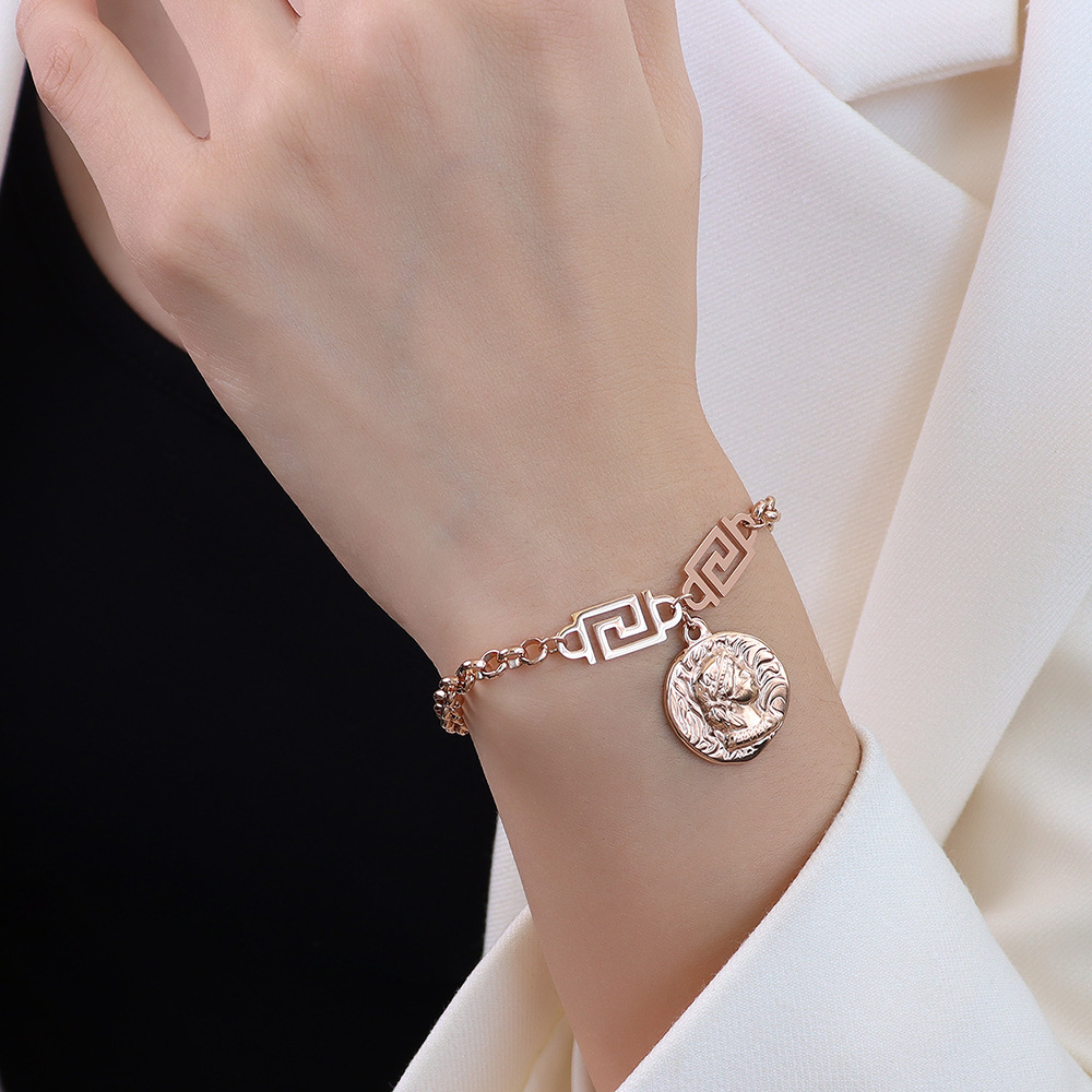 3:Rose gold bracelet