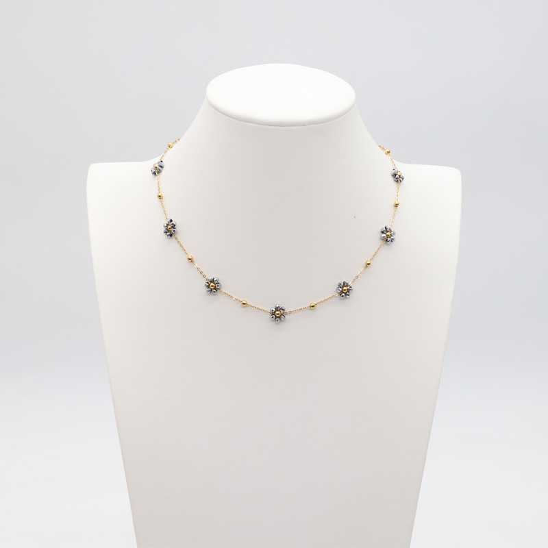 White K - Necklace length 45   5cm
