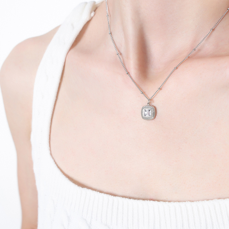 7:Steel color white zircon necklace