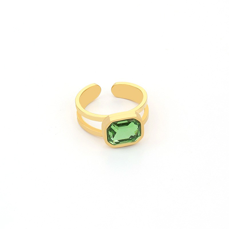 8:green ring