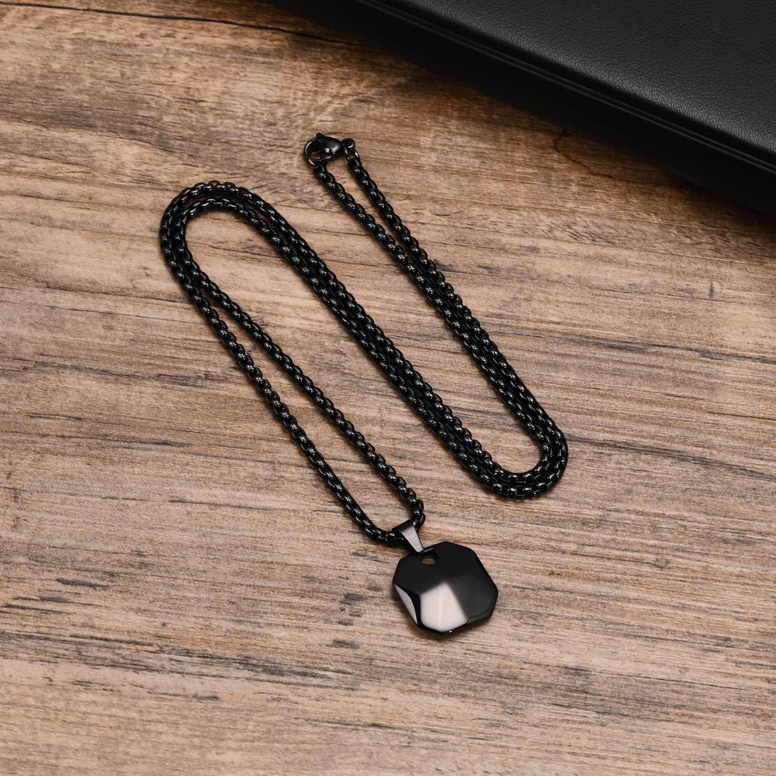 4:Black pendant with 60CM chain
