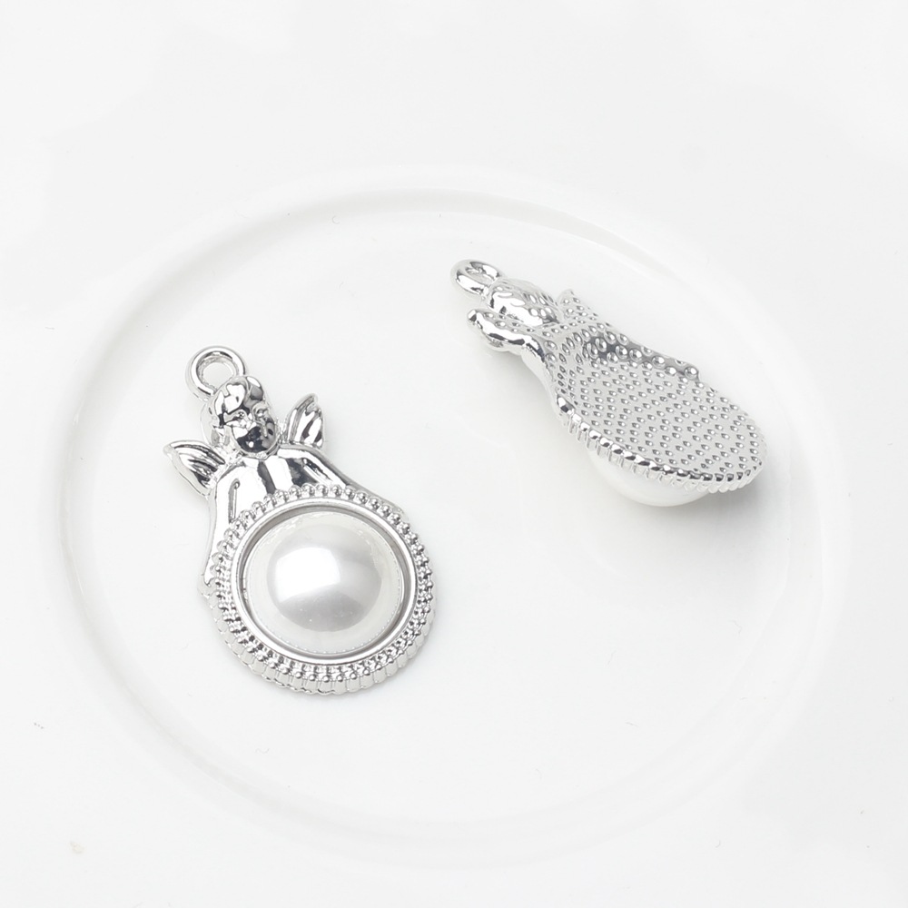 Silver-pearl