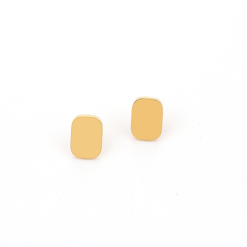 5:Small square ear stud
