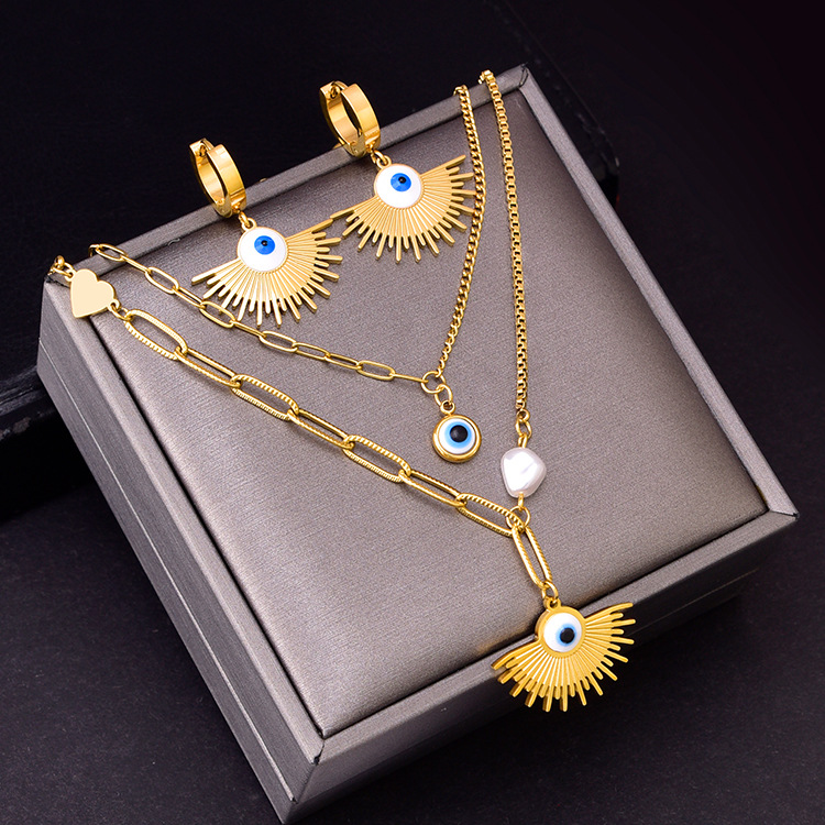 1:Necklace, earrings
