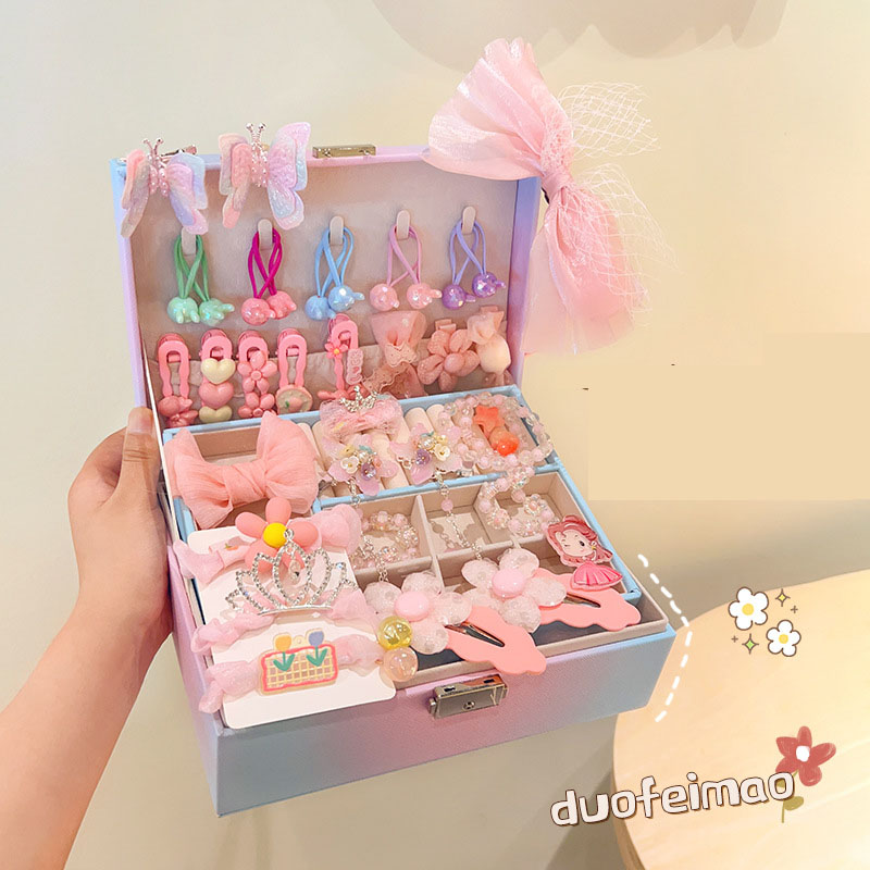 Pink butterfly gift box