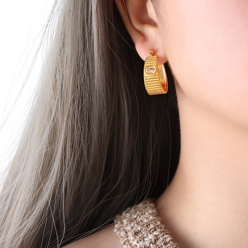 2:Gold earrings