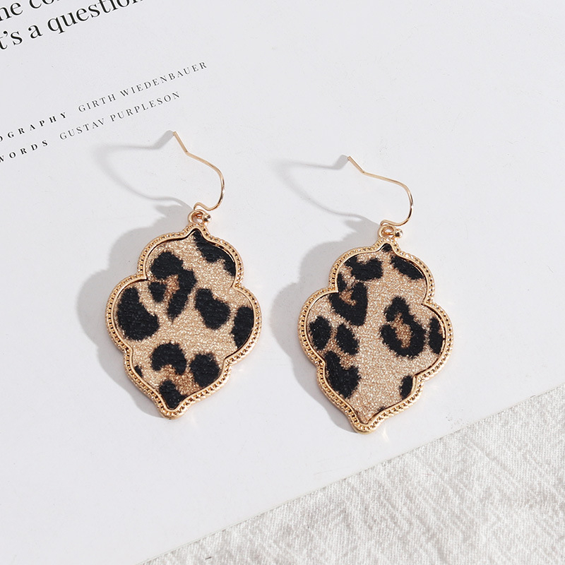 1:Leopard print smooth