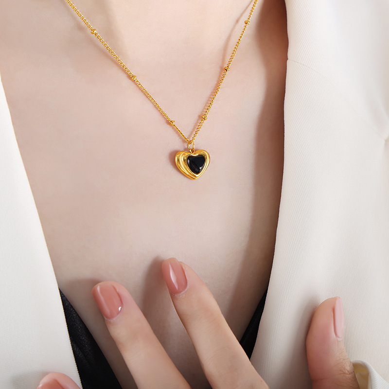 3:Black glass stone necklace