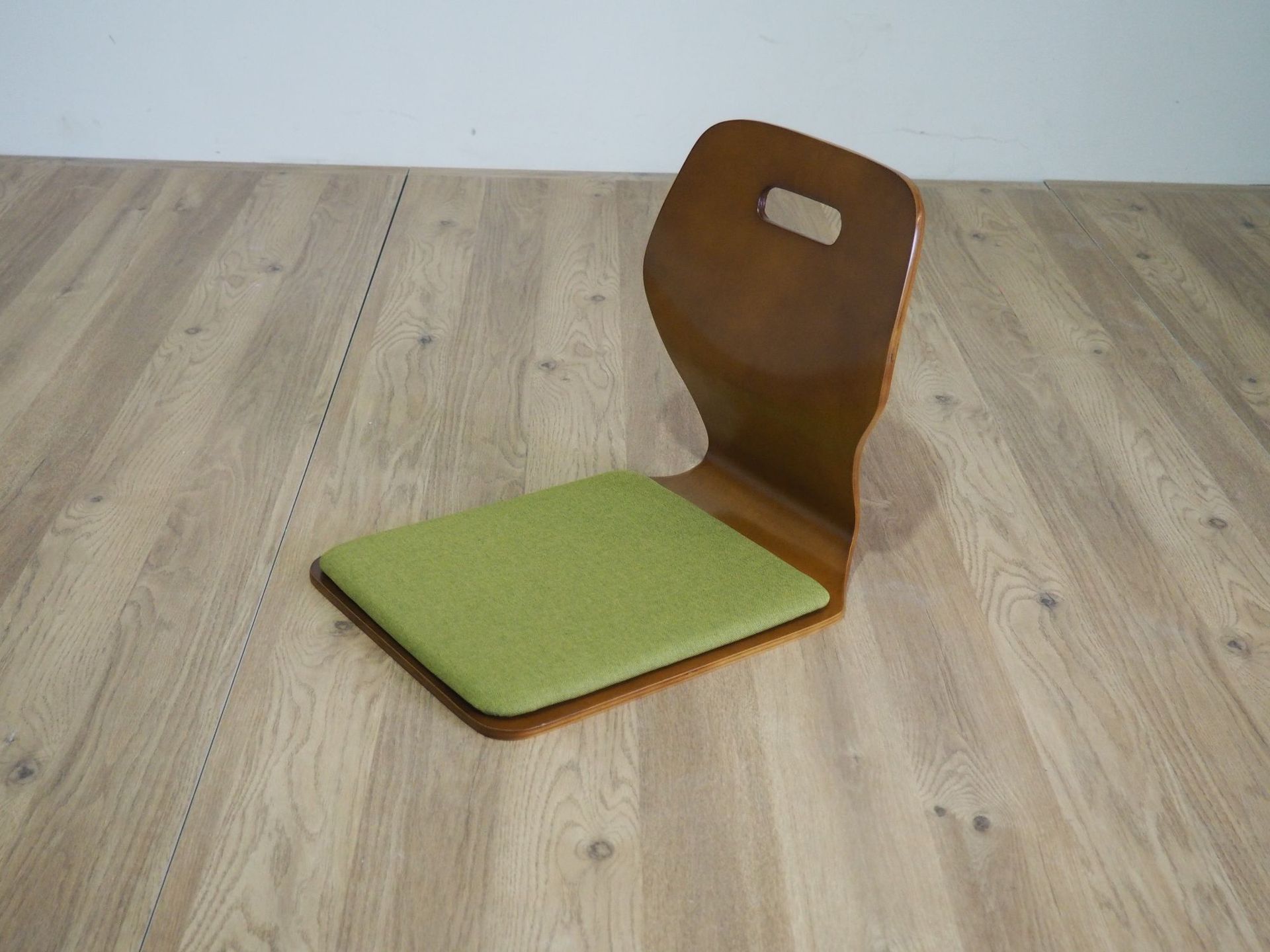 Brown matcha green wood mat