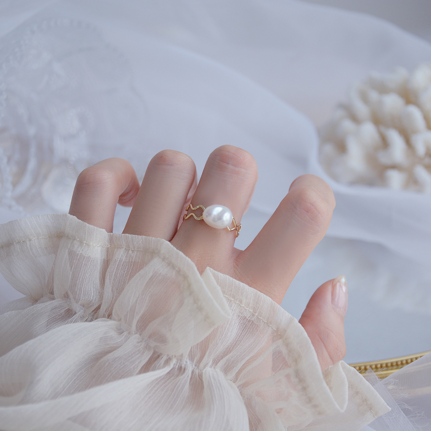 1:Simple pearl ring