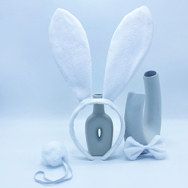 White rabbit ears three-piece set