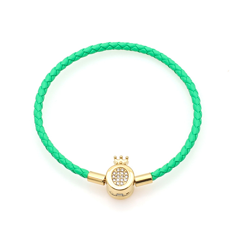 Gold crown   green rope
