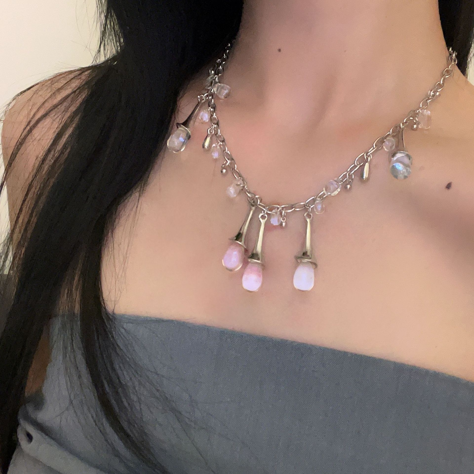 4:Necklace transparent