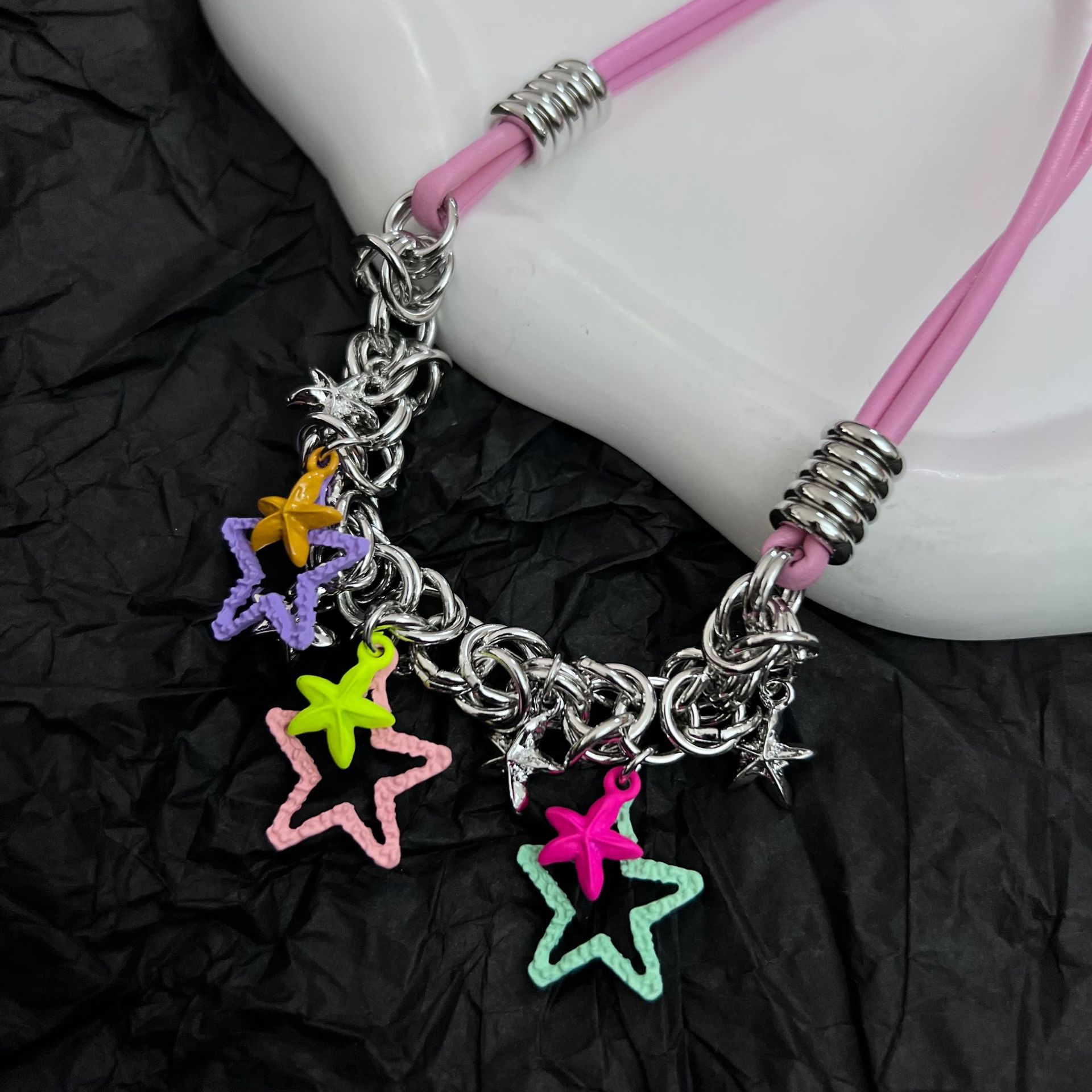 Colored five-pointed star EE