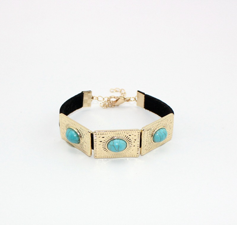4:A turquoise bracelet