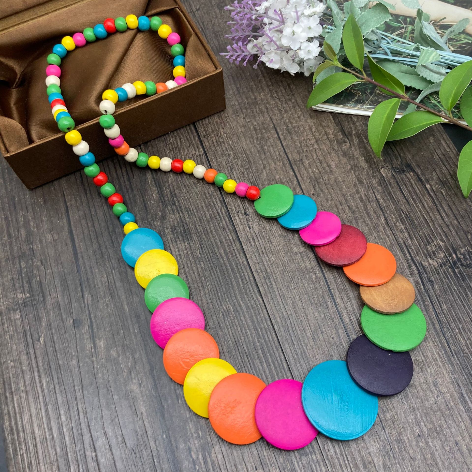 Multicolored gradient ring