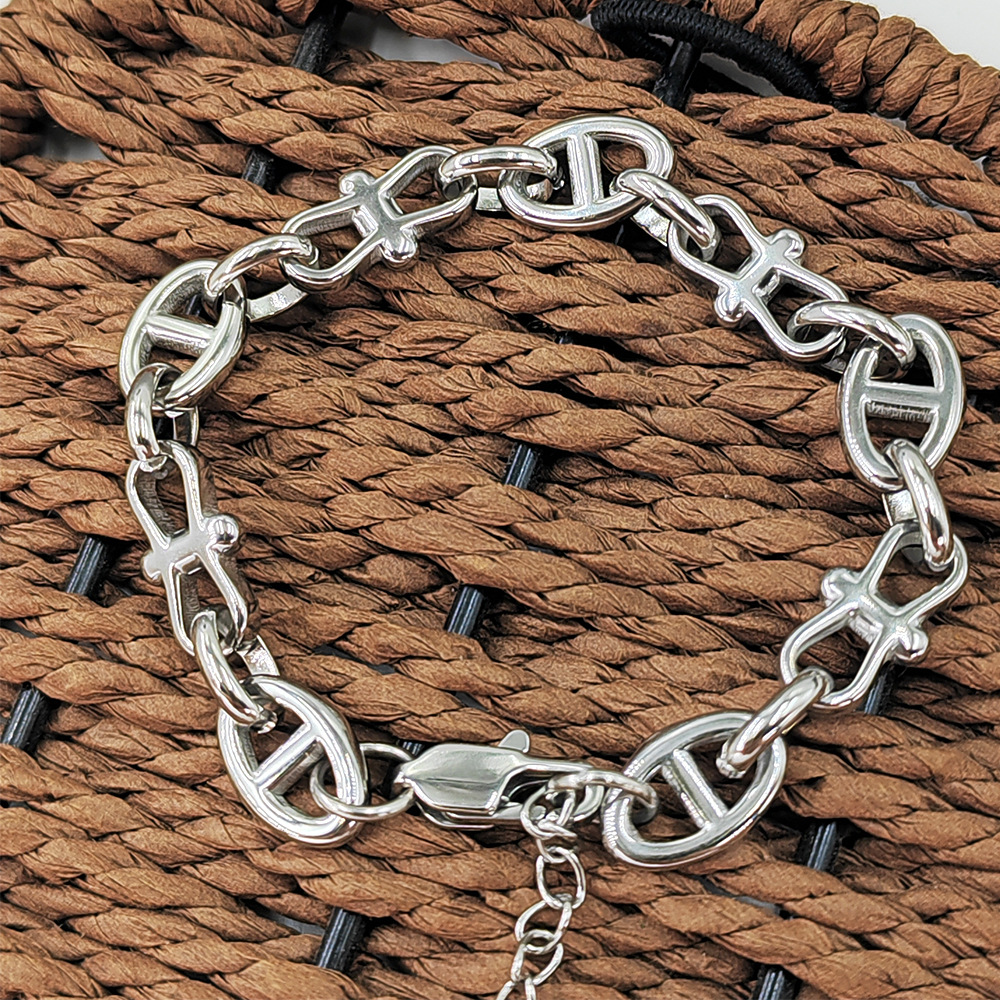 4:Steel bracelet