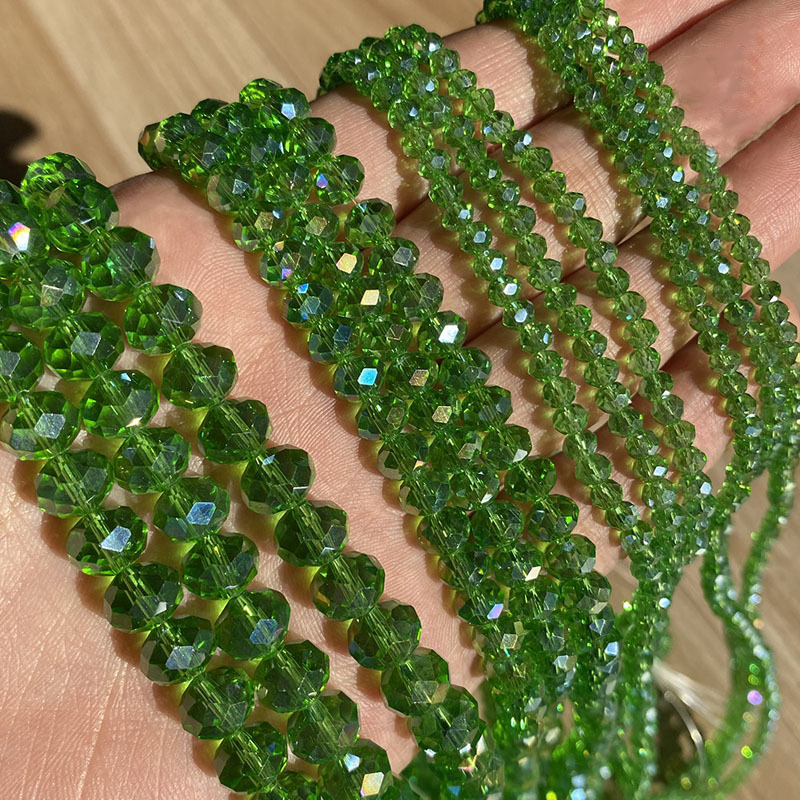 deep green 3mm / a string of about 127 pieces