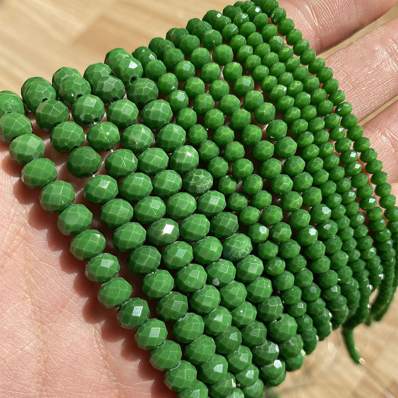 Porcelain green 3mm / a string of about 127 pieces