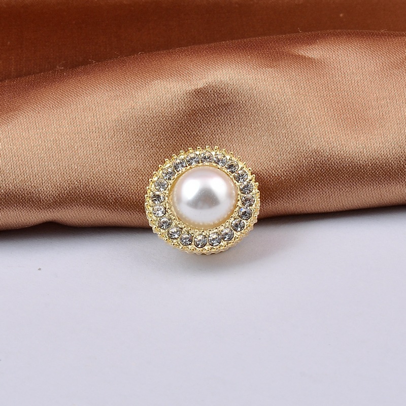 3:Round pearls