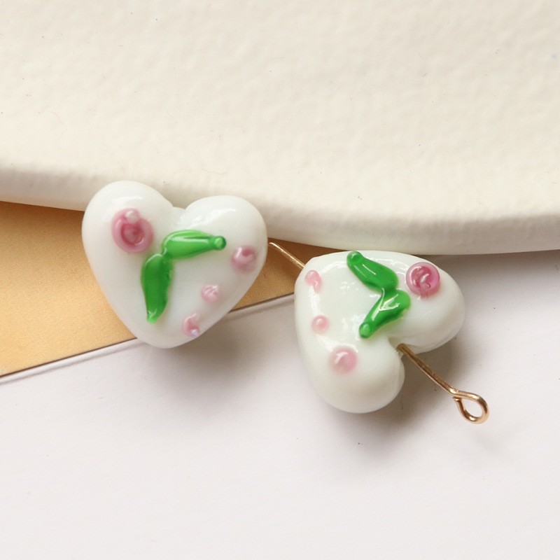 White Hearts 15*16mm
