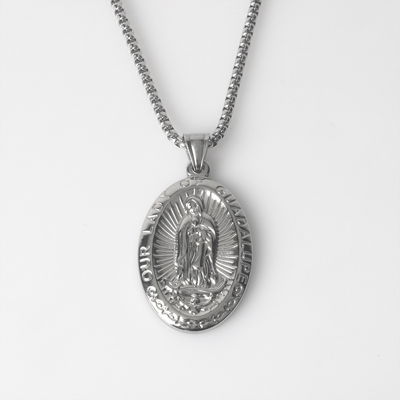 2:The pendant chain is 50cm long