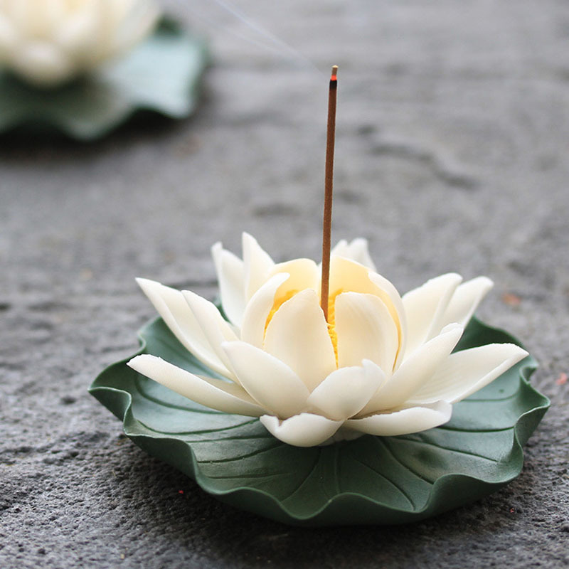 White lotus   Lotus leaf tray [large]