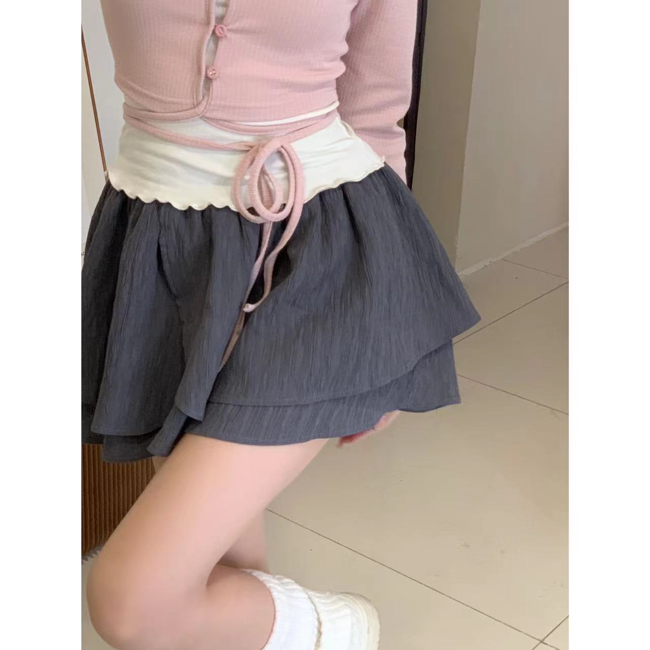 Grey short skirt