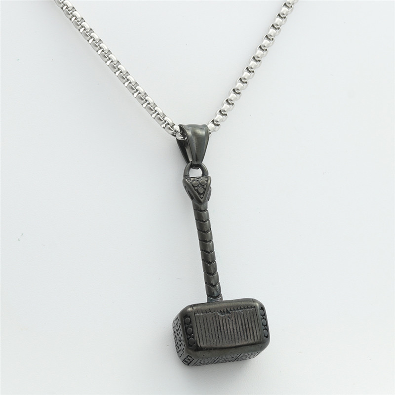 Black pendant with 3.0 x 60cm square pearl chain